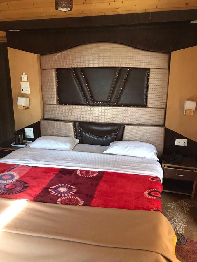Hotel Akbar Sonāmarg エクステリア 写真