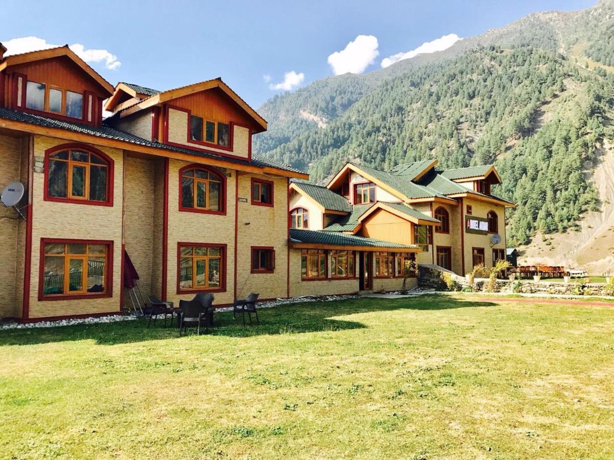 Hotel Akbar Sonāmarg エクステリア 写真