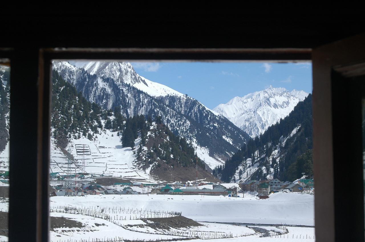 Hotel Akbar Sonāmarg エクステリア 写真