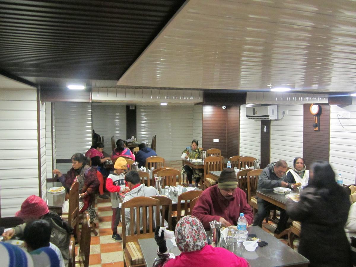 Hotel Akbar Sonāmarg エクステリア 写真